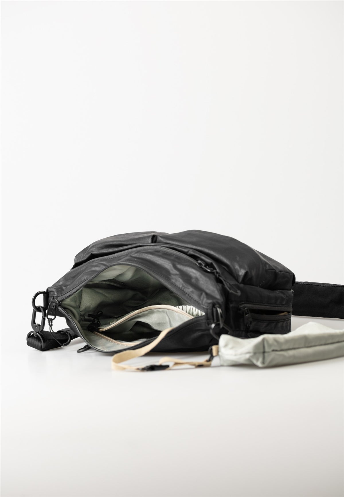 Mogami Umhängetasche Japan RE LITE black | Bildmaterial bereitgestellt von SHOES.PLEASE.