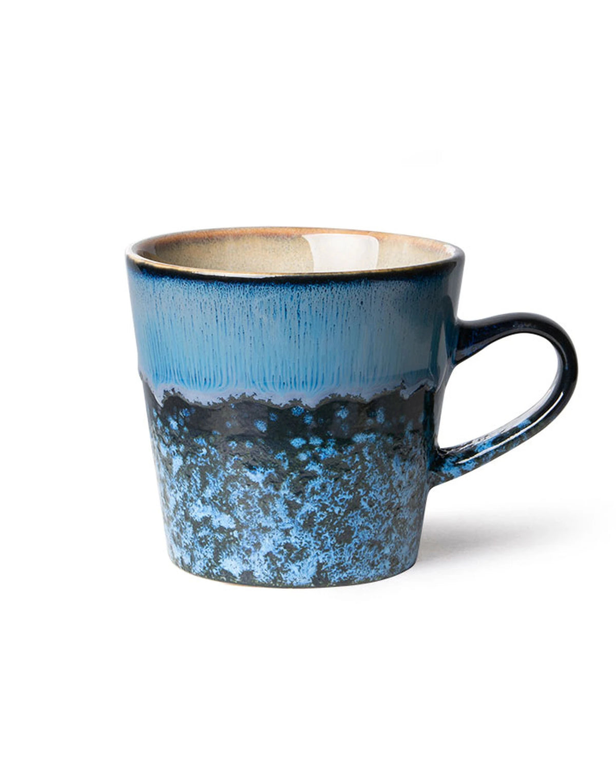 70s ceramics americano mug night | Bildmaterial bereitgestellt von SHOES.PLEASE.