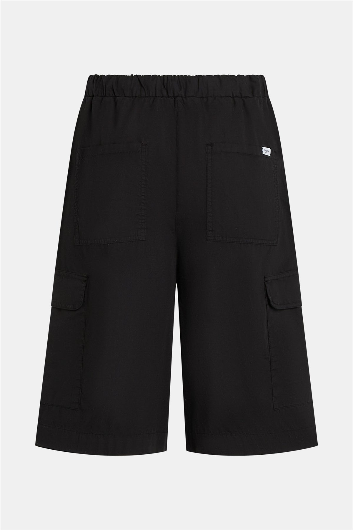Shorts black | Bildmaterial bereitgestellt von SHOES.PLEASE.