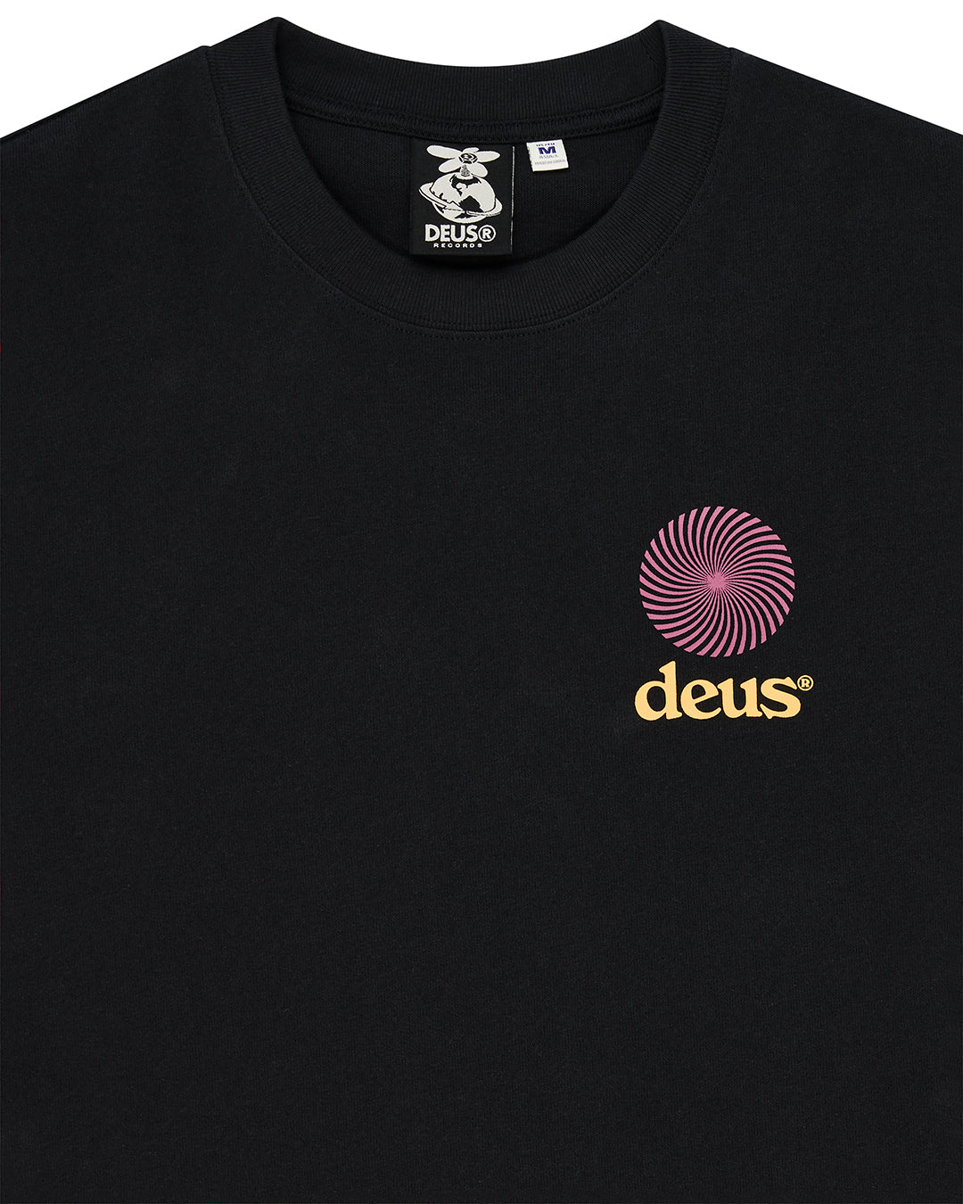 Strata OS Tee blk | Bildmaterial bereitgestellt von SHOES.PLEASE.