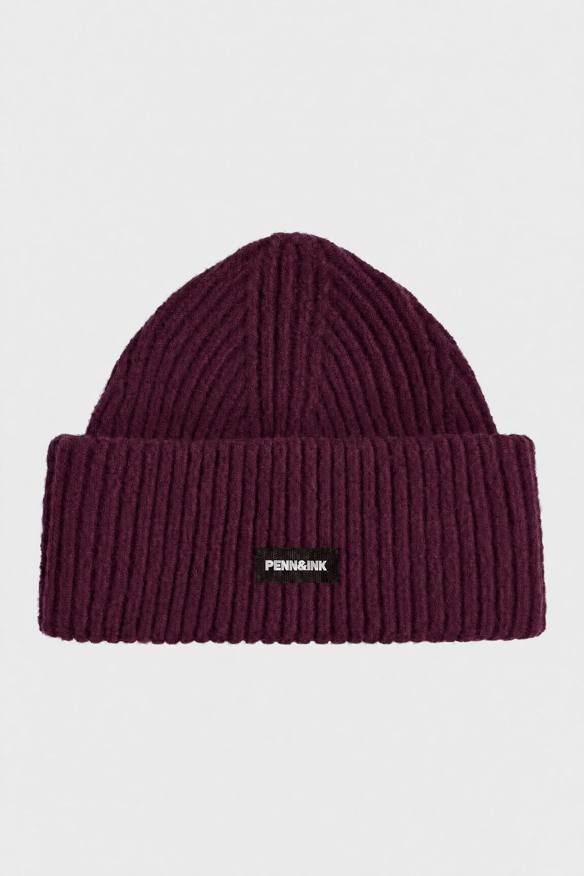 Hat aubergine | Bildmaterial bereitgestellt von SHOES.PLEASE.