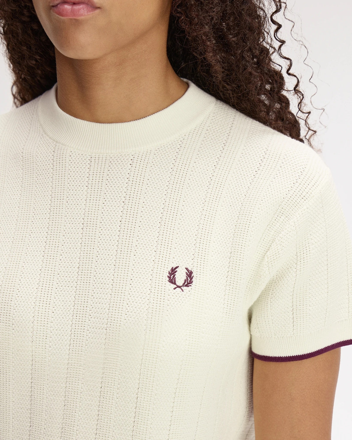 TEXTURED KNITTED T-SHIRT ecru | Bildmaterial bereitgestellt von SHOES.PLEASE.