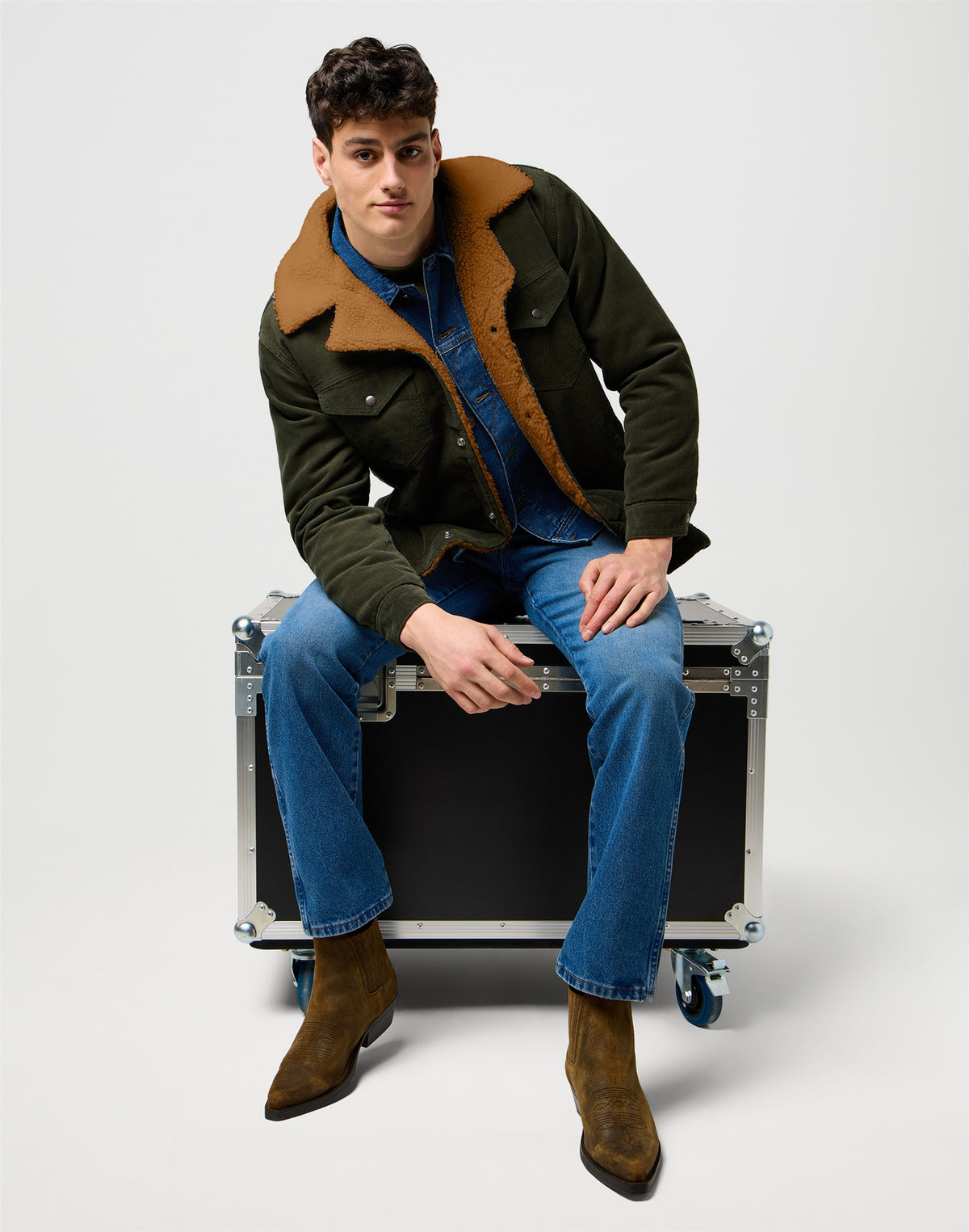 WRANGE COAT forest night | Bildmaterial bereitgestellt von SHOES.PLEASE.