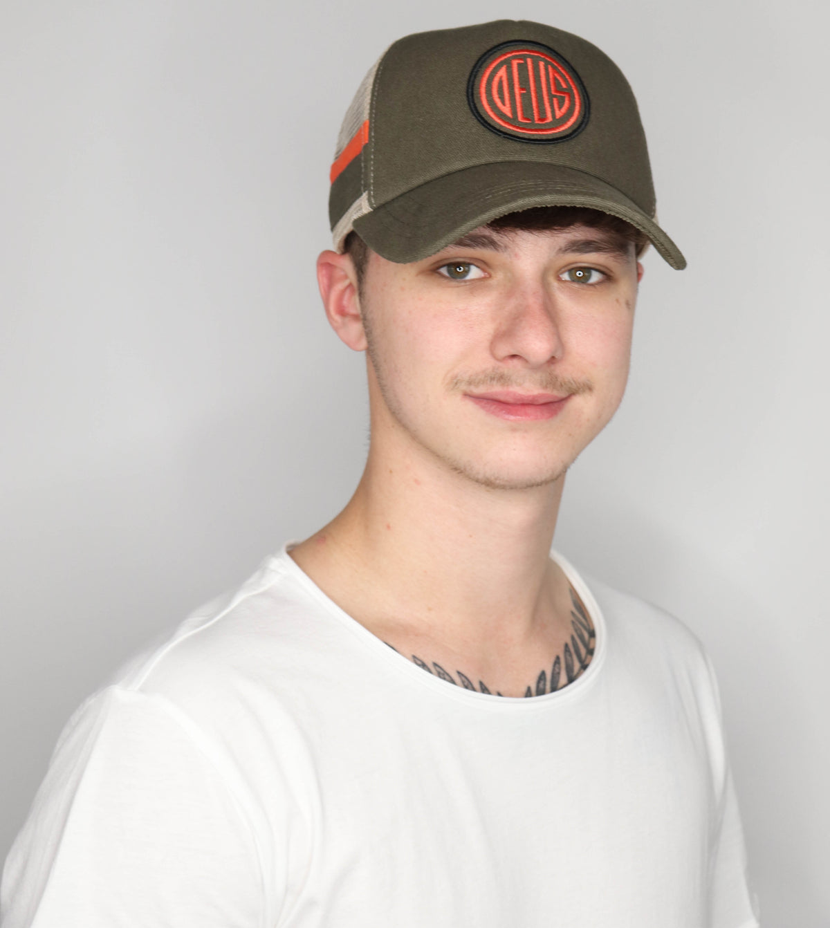 Woven Pill Trucker DMF237013 olive | Bildmaterial bereitgestellt von SHOES.PLEASE.