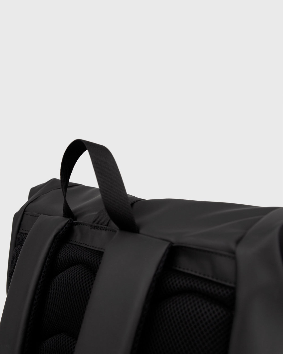 STREAM Rolltop Backpack L black | Bildmaterial bereitgestellt von SHOES.PLEASE.