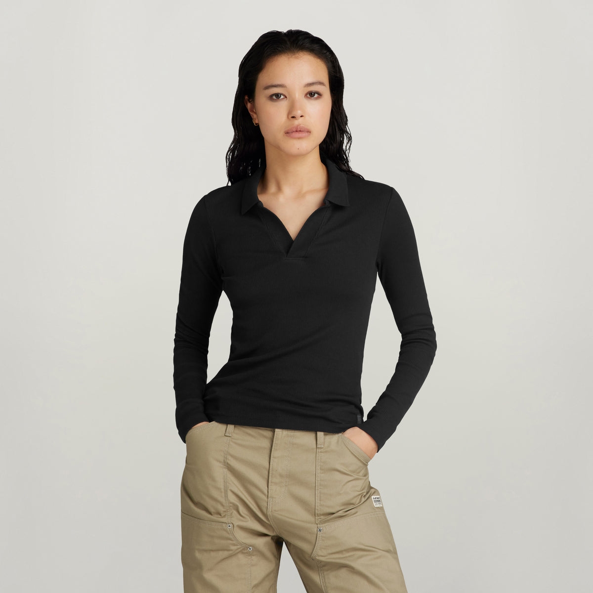 Ribbed slim polo l\s Wmn black | Bildmaterial bereitgestellt von SHOES.PLEASE.
