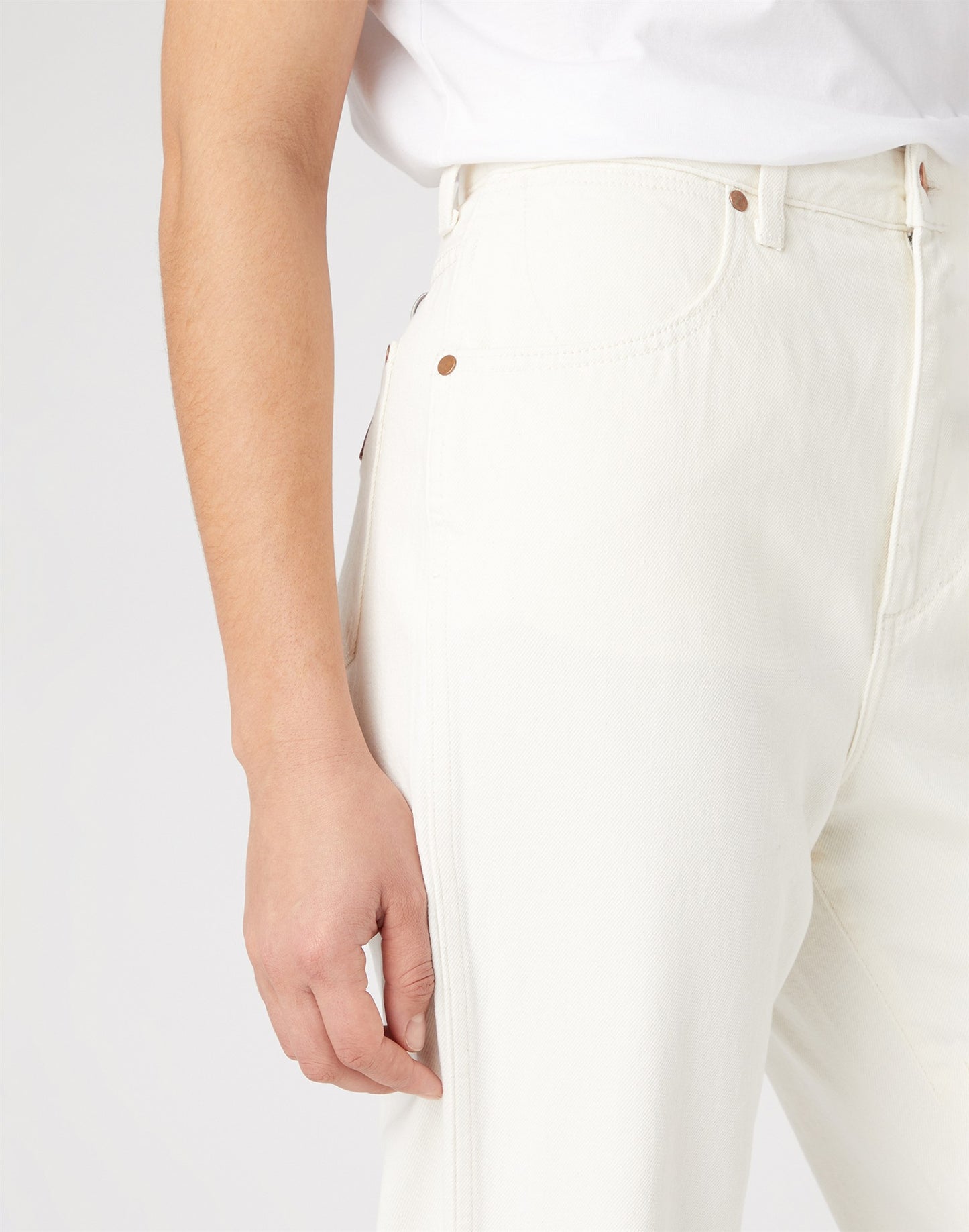 MOM_STRAIGHT VINTAGE_white | Bildmaterial bereitgestellt von SHOES.PLEASE.