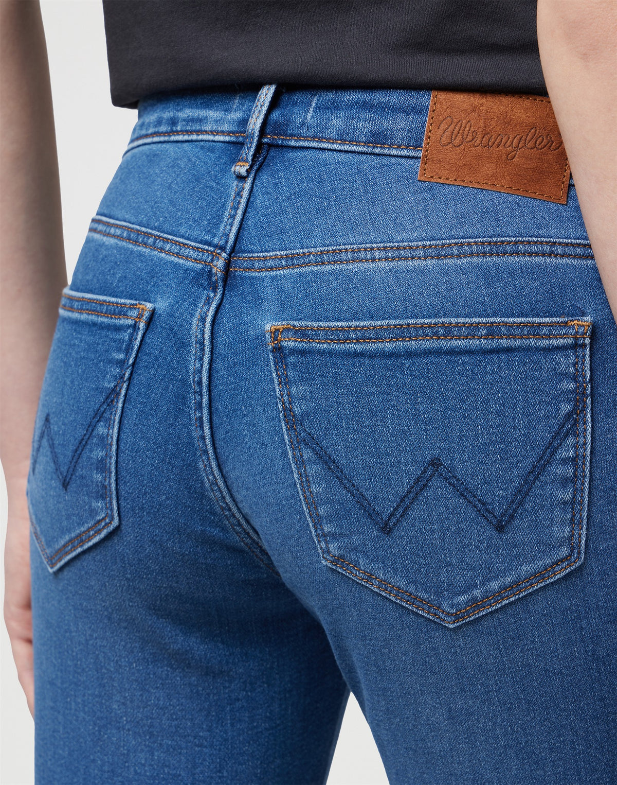 BOOTCUT CAMELLIA medium denim | Bildmaterial bereitgestellt von SHOES.PLEASE.