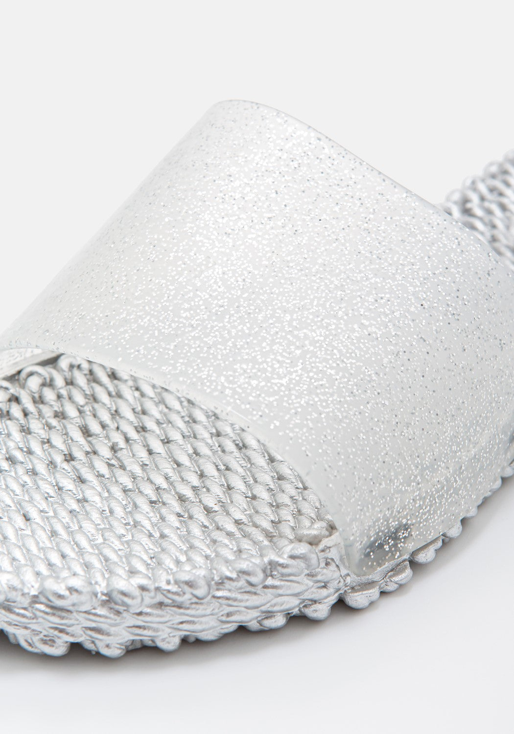 Slip On Flip Flops silver DEFEKT | Bildmaterial bereitgestellt von SHOES.PLEASE.