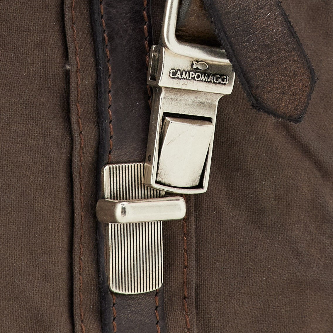 Crossbody Bag Cow military+d/grey | Bildmaterial bereitgestellt von SHOES.PLEASE.