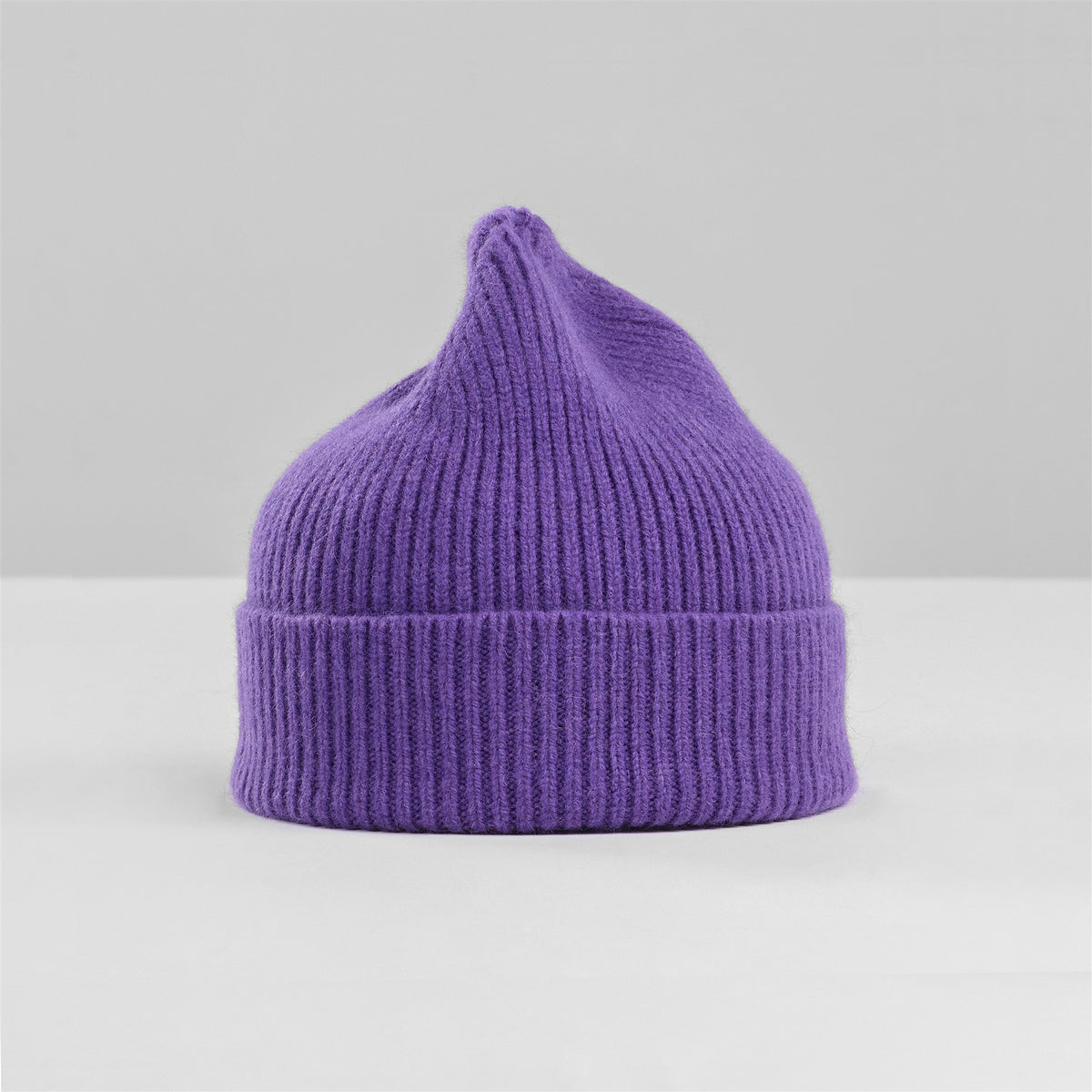 Beanie BEA-063 grape | Bildmaterial bereitgestellt von SHOES.PLEASE.