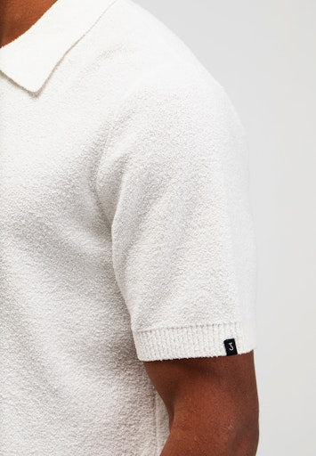 Boucle Knit Polo titan white | Bildmaterial bereitgestellt von SHOES.PLEASE.
