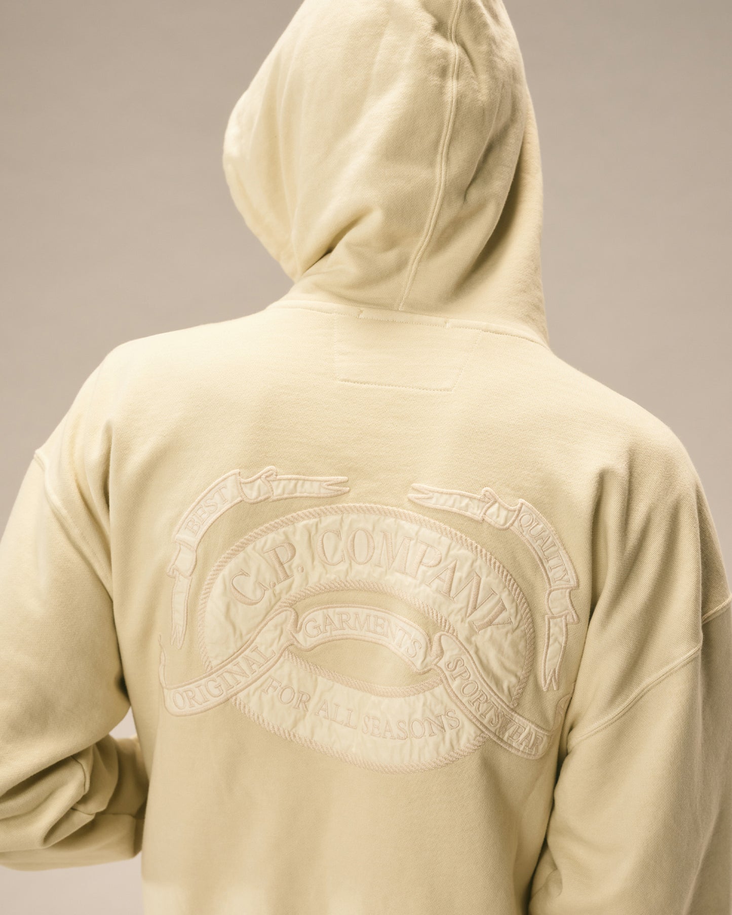 SWEATSHIRTS - HOODED OPEN frozen dew | Bildmaterial bereitgestellt von SHOES.PLEASE.