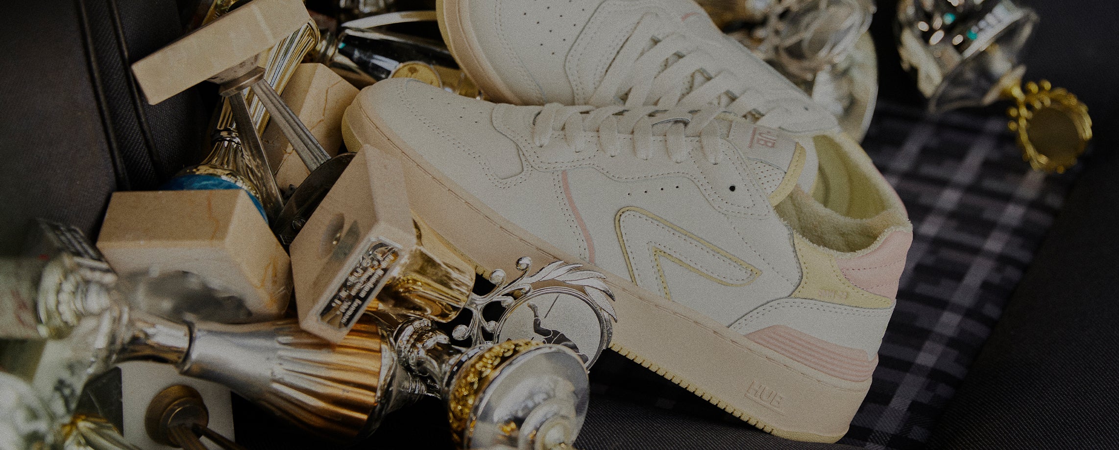 Bildmaterial bereitgestellt von SHOES.PLEASE.