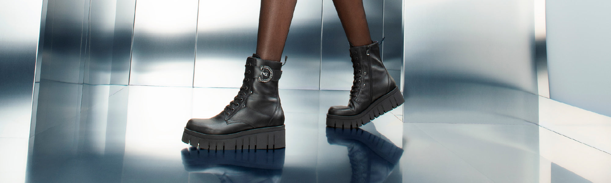 Bildmaterial bereitgestellt von SHOES.PLEASE.