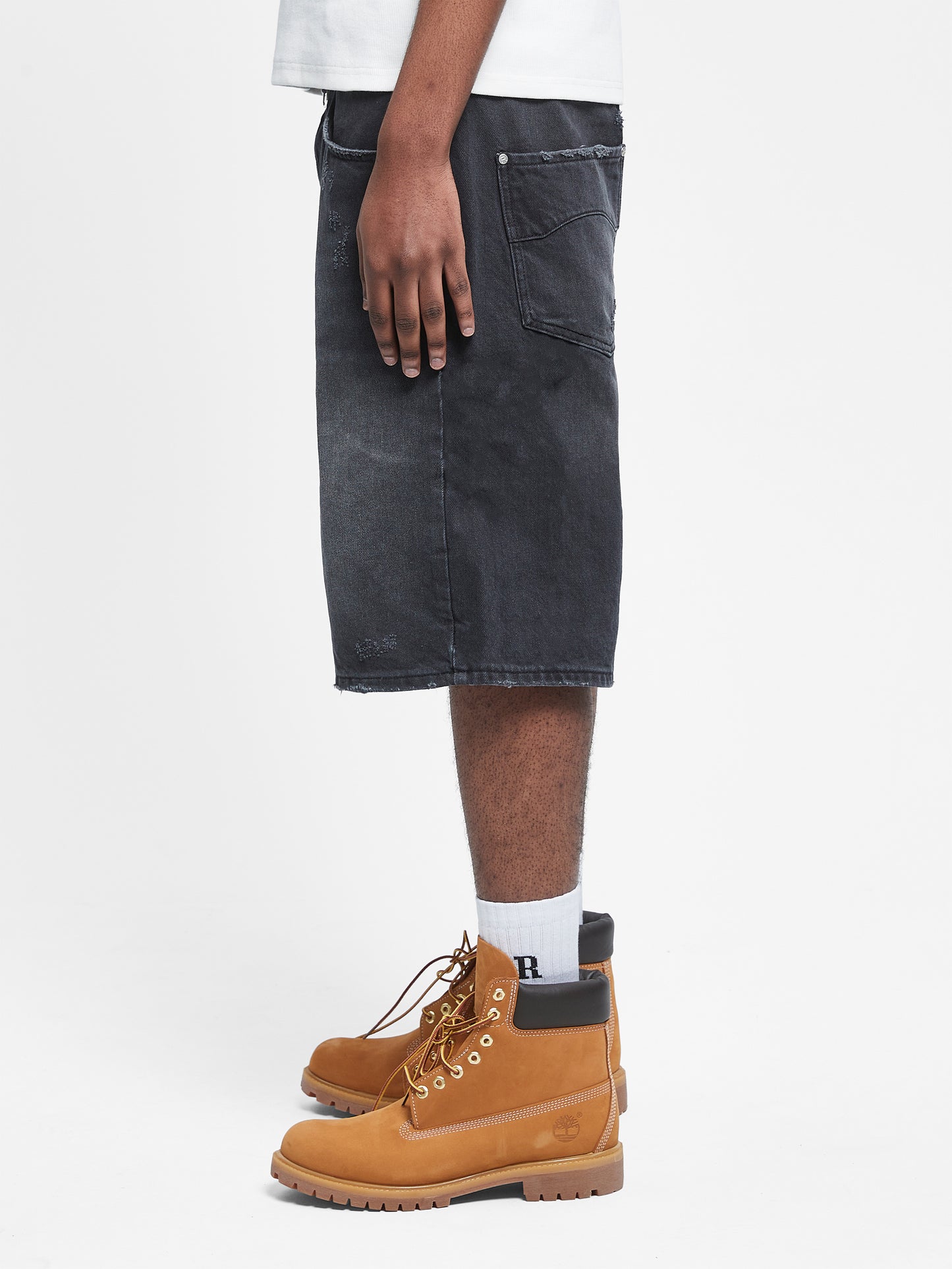 Essential Jorts washed black | Bildmaterial bereitgestellt von SHOES.PLEASE.