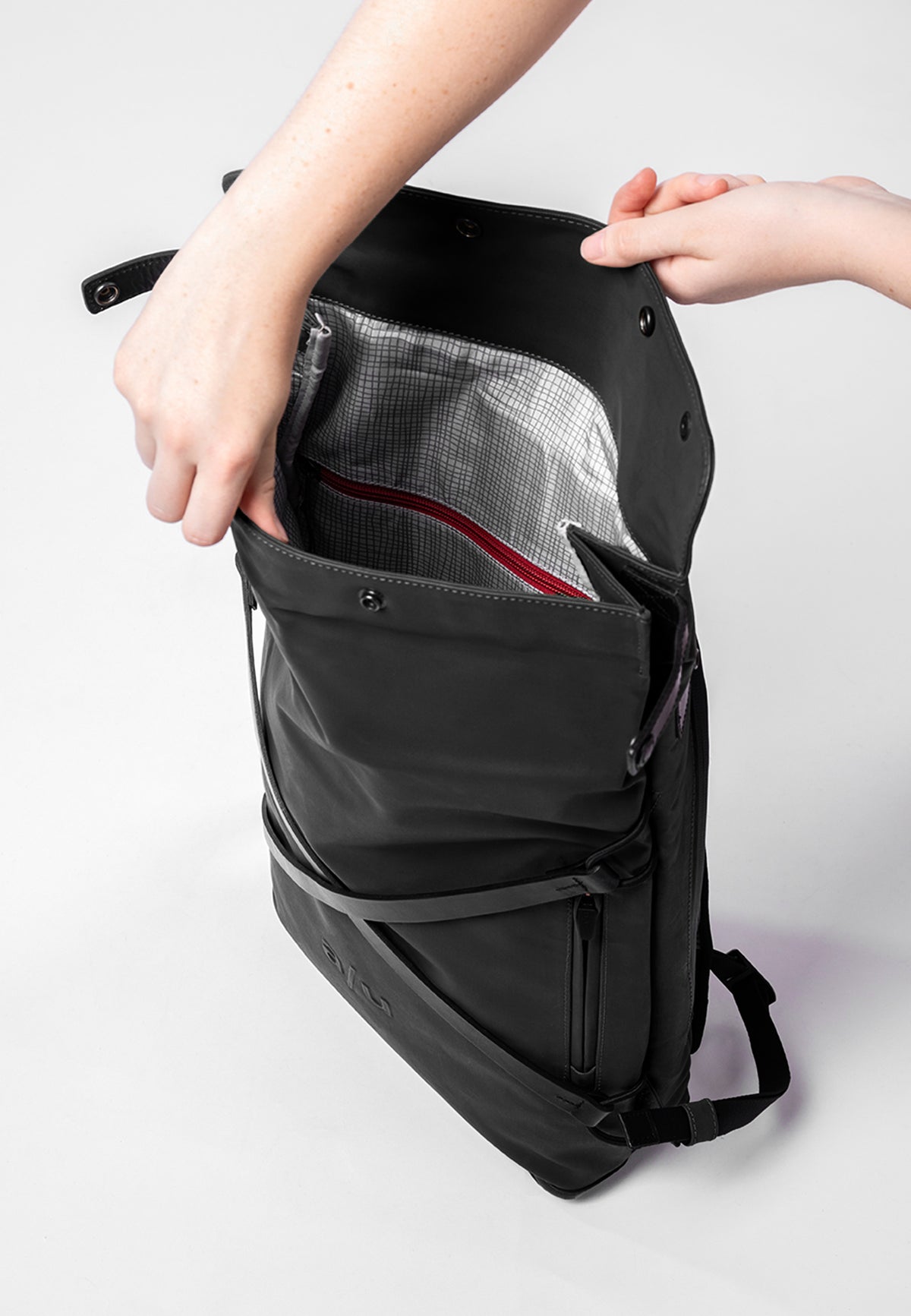Osaka Rucksack 15" black | Bildmaterial bereitgestellt von SHOES.PLEASE.