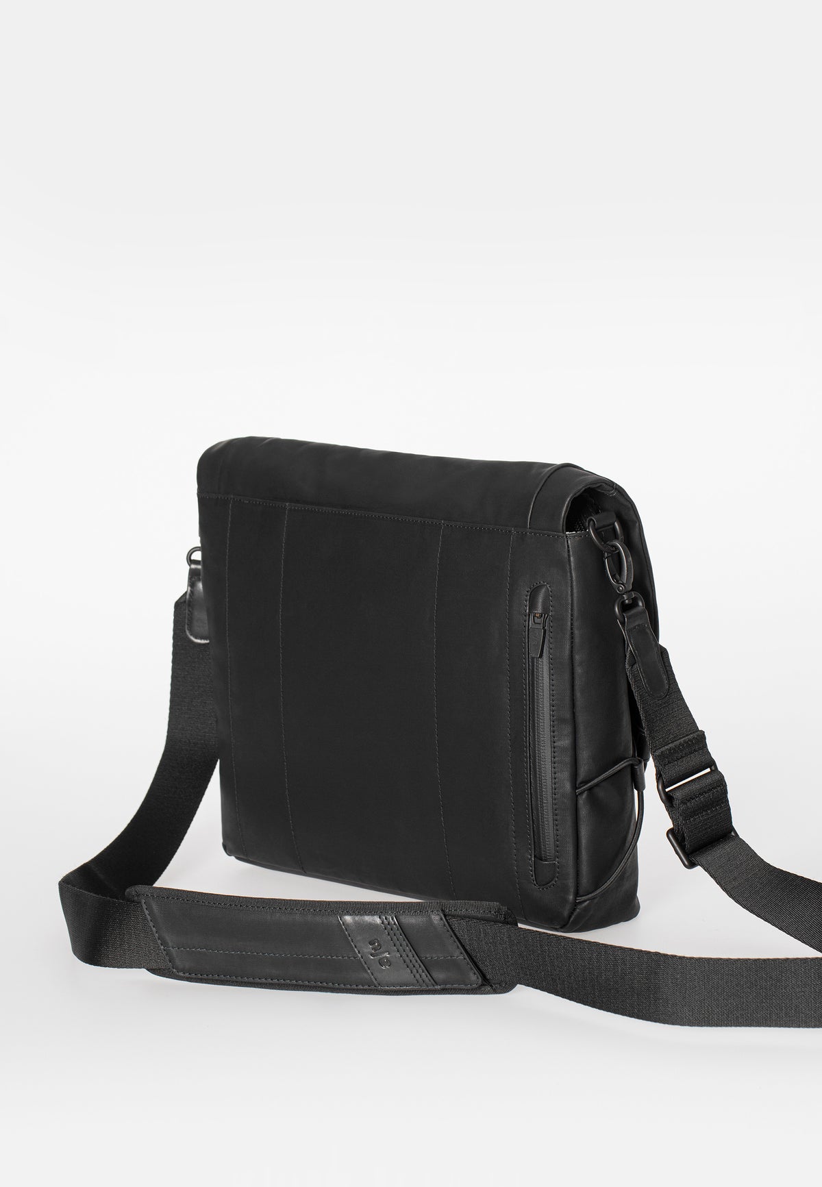 Matsumoto Umhängetasche black | Bildmaterial bereitgestellt von SHOES.PLEASE.