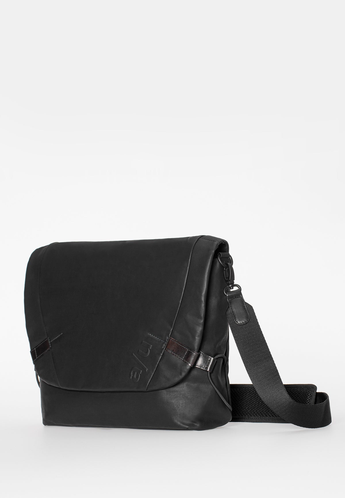Matsumoto Umhängetasche black | Bildmaterial bereitgestellt von SHOES.PLEASE.