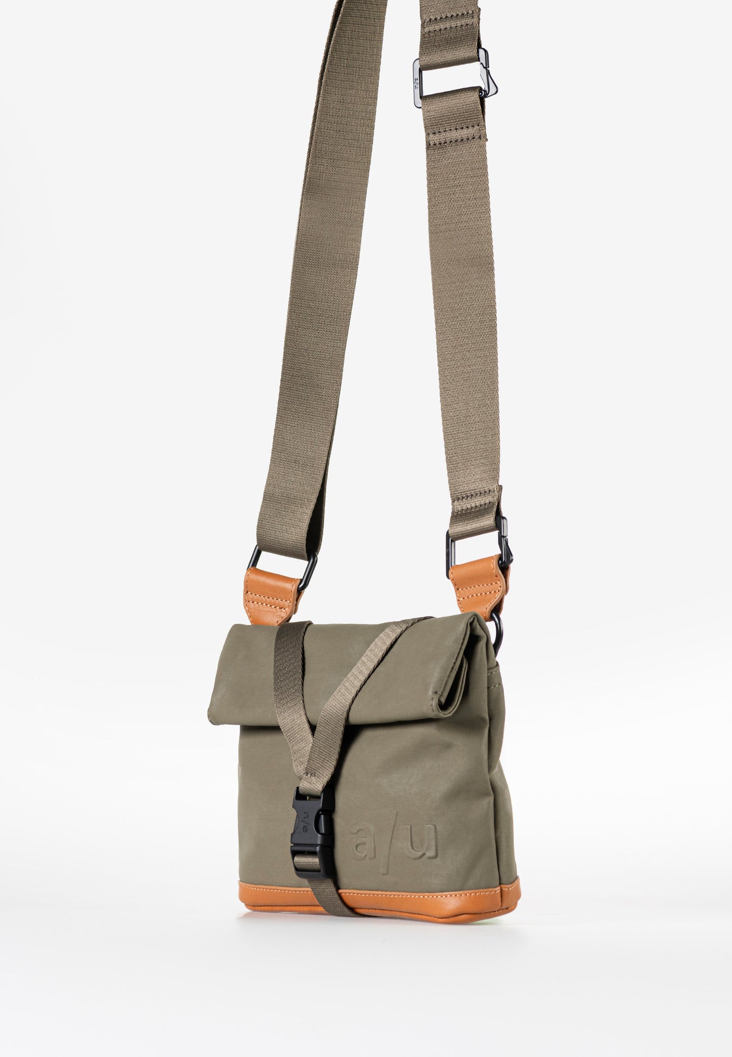 Tsu Gürteltasche Japan fallen rock | Bildmaterial bereitgestellt von SHOES.PLEASE.