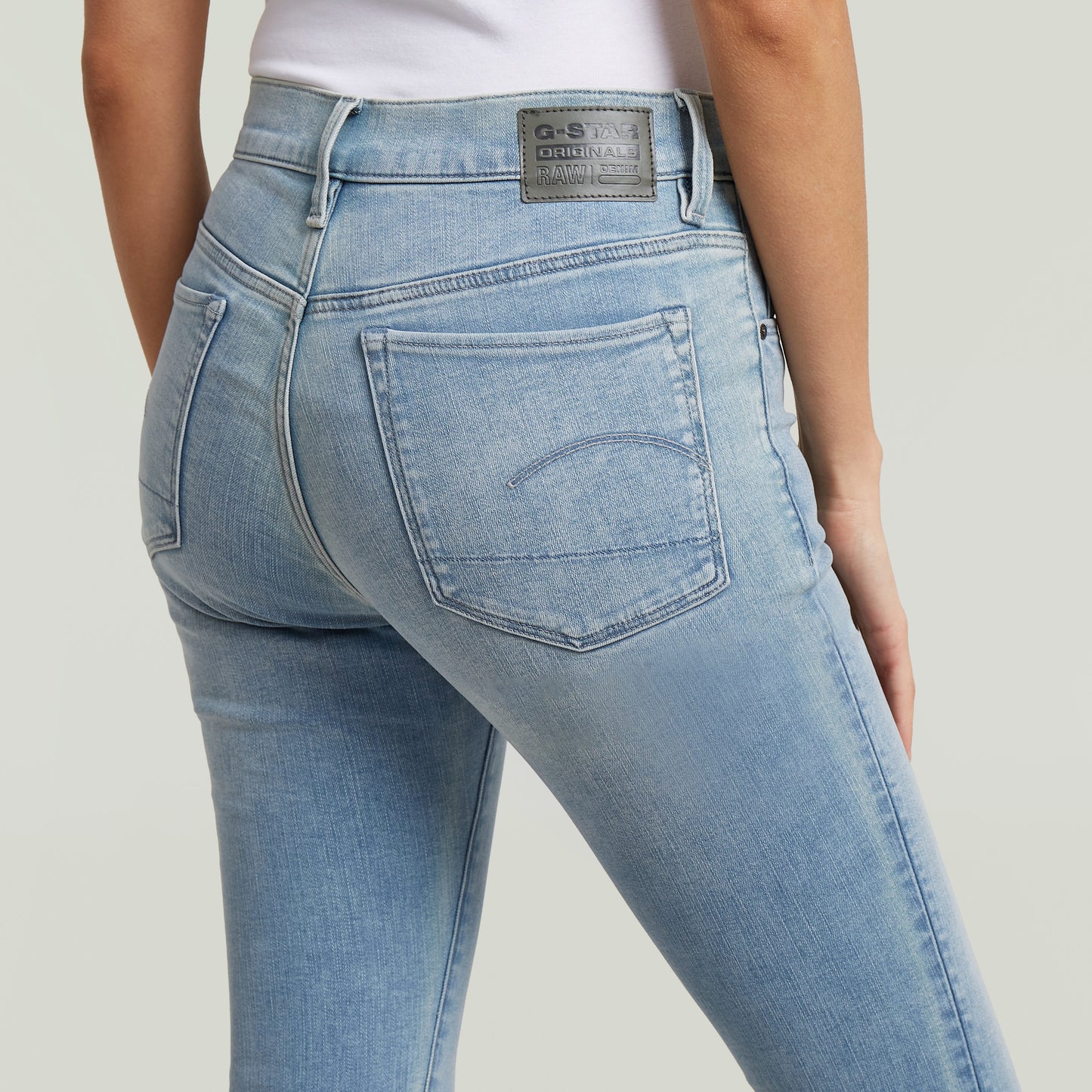 3301 Skinny Wmn lt aged | Bildmaterial bereitgestellt von SHOES.PLEASE.