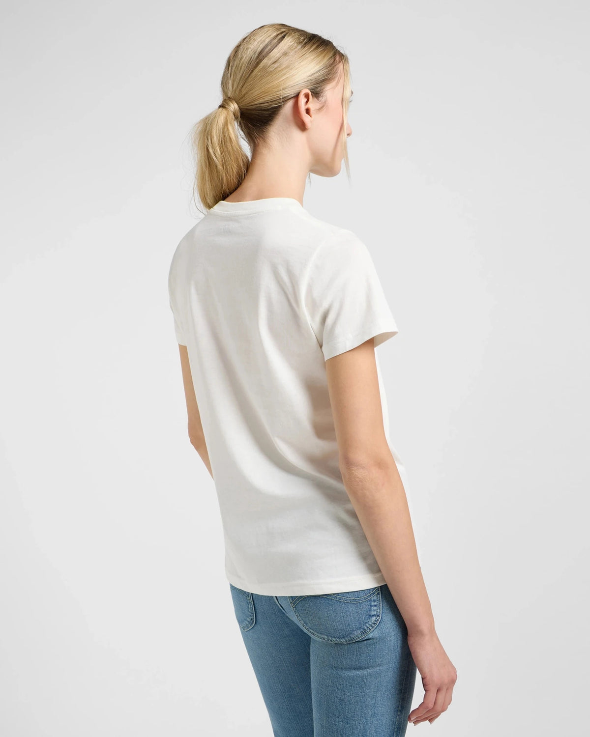 LITTLE EMBROIDERY TEE ECRU off white | Bildmaterial bereitgestellt von SHOES.PLEASE.