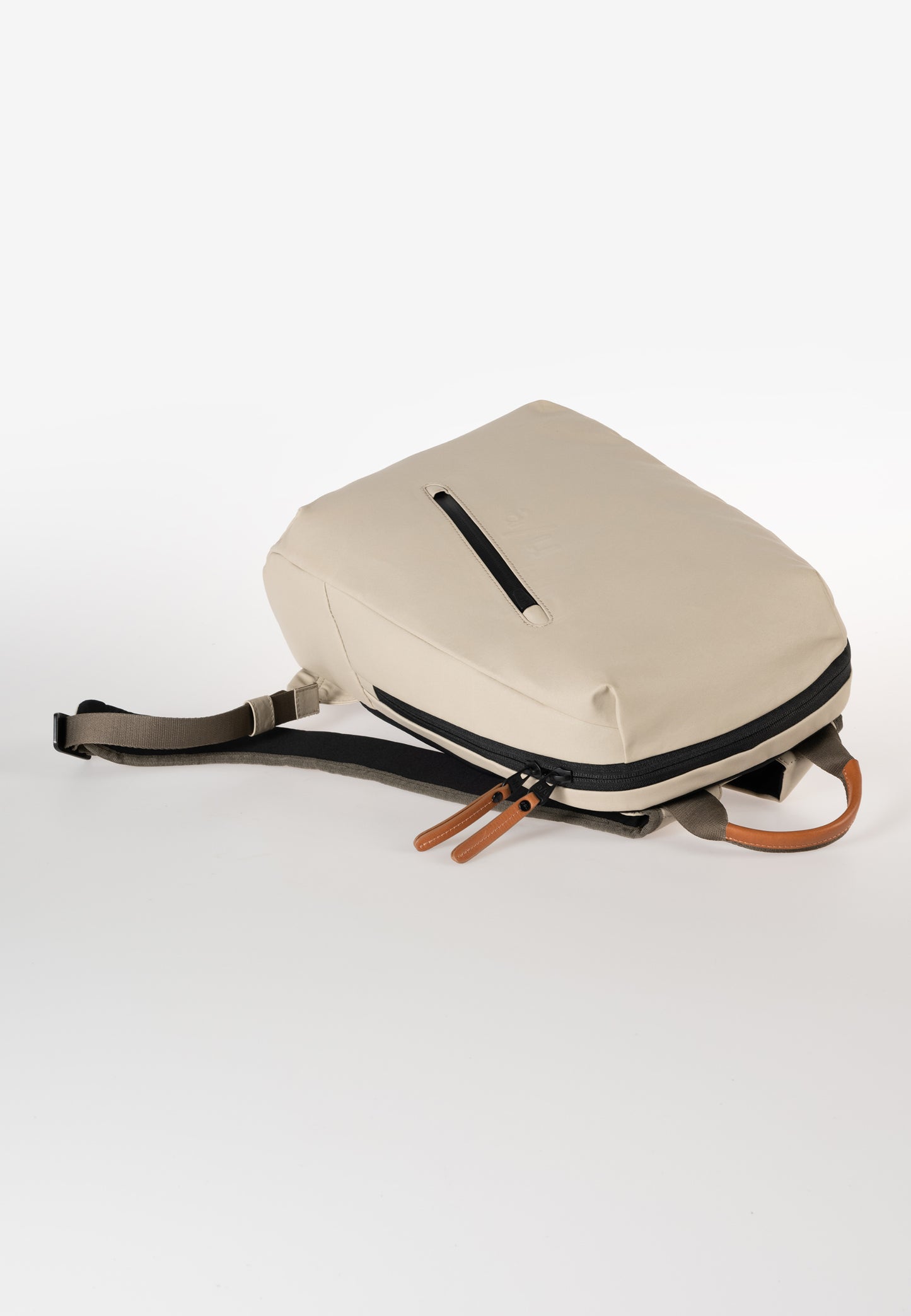 Kumotsu RE Rucksack dust | Bildmaterial bereitgestellt von SHOES.PLEASE.