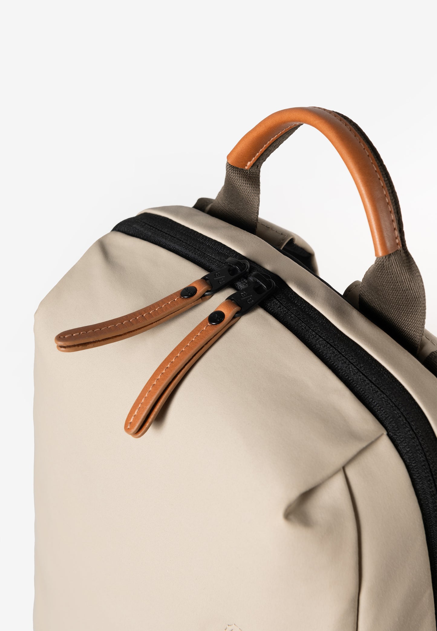 Kumotsu RE Rucksack dust | Bildmaterial bereitgestellt von SHOES.PLEASE.