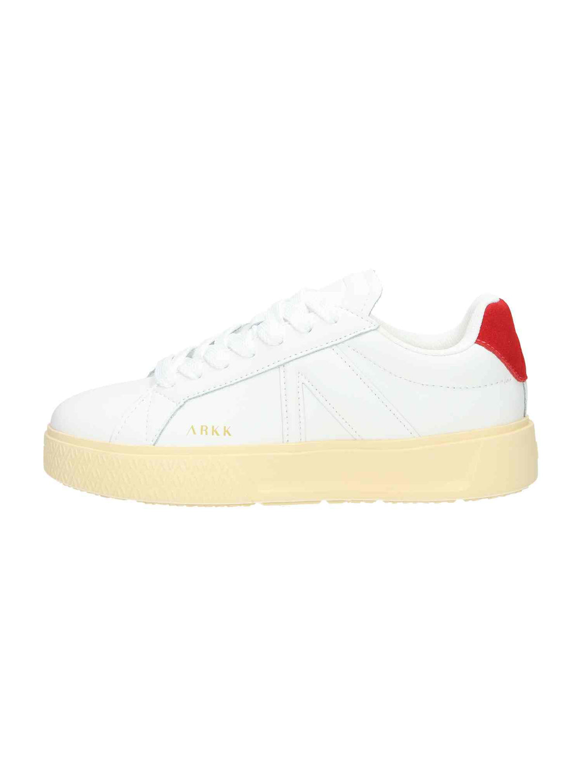 Essence White Red Vintage white red vintage | Bildmaterial bereitgestellt von SHOES.PLEASE.