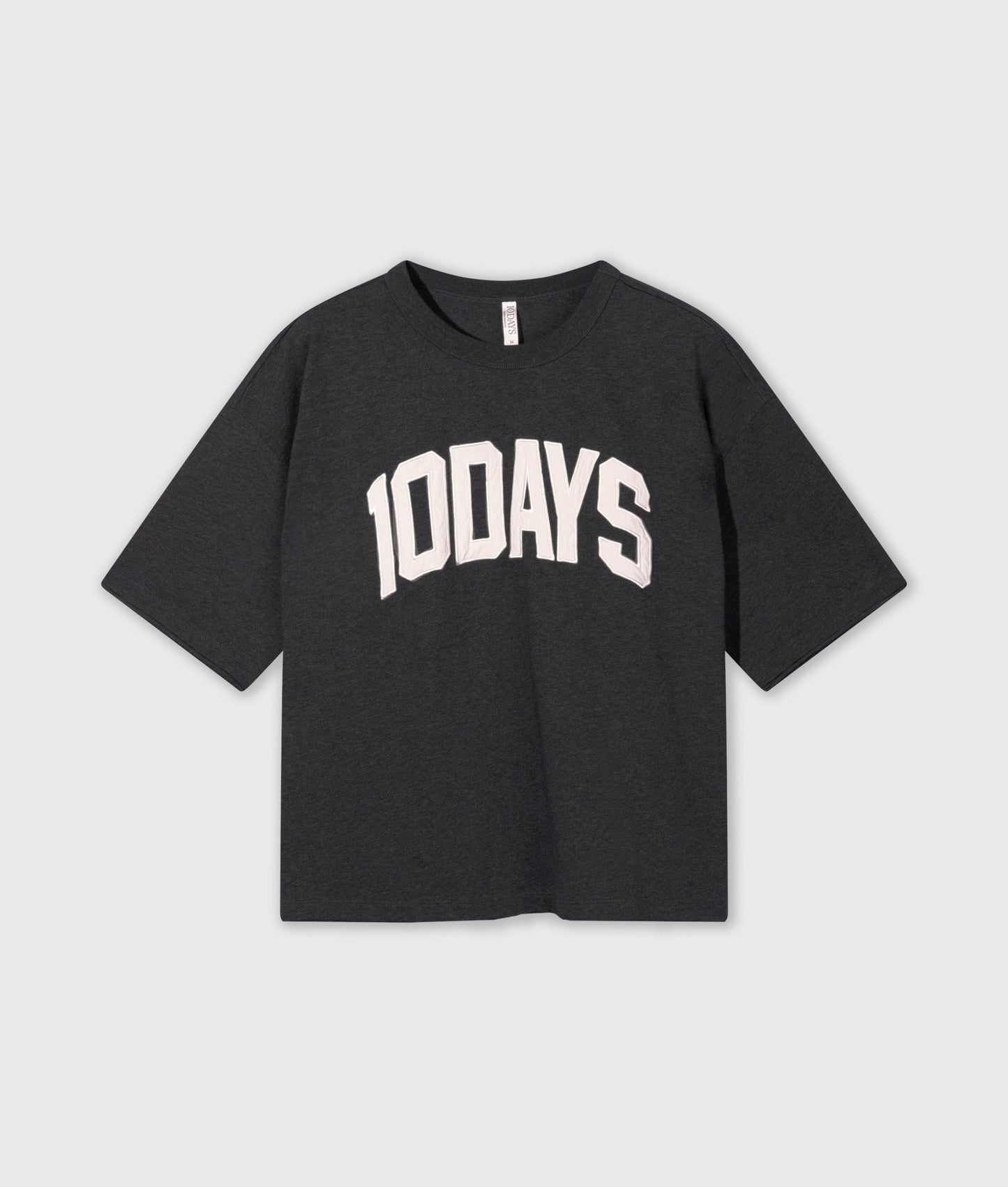 Baseball Tee 10Days antra melee | Bildmaterial bereitgestellt von SHOES.PLEASE.