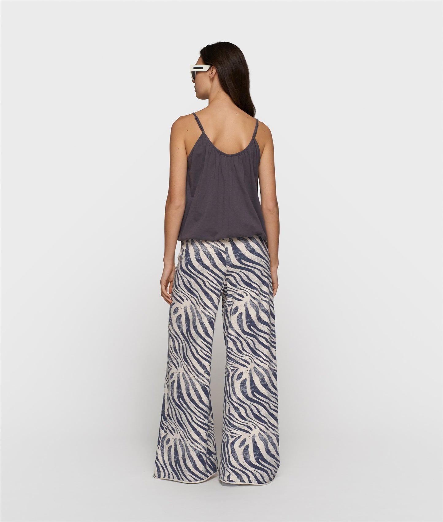 Wide Jogger Zebra light vanilla | Bildmaterial bereitgestellt von SHOES.PLEASE.