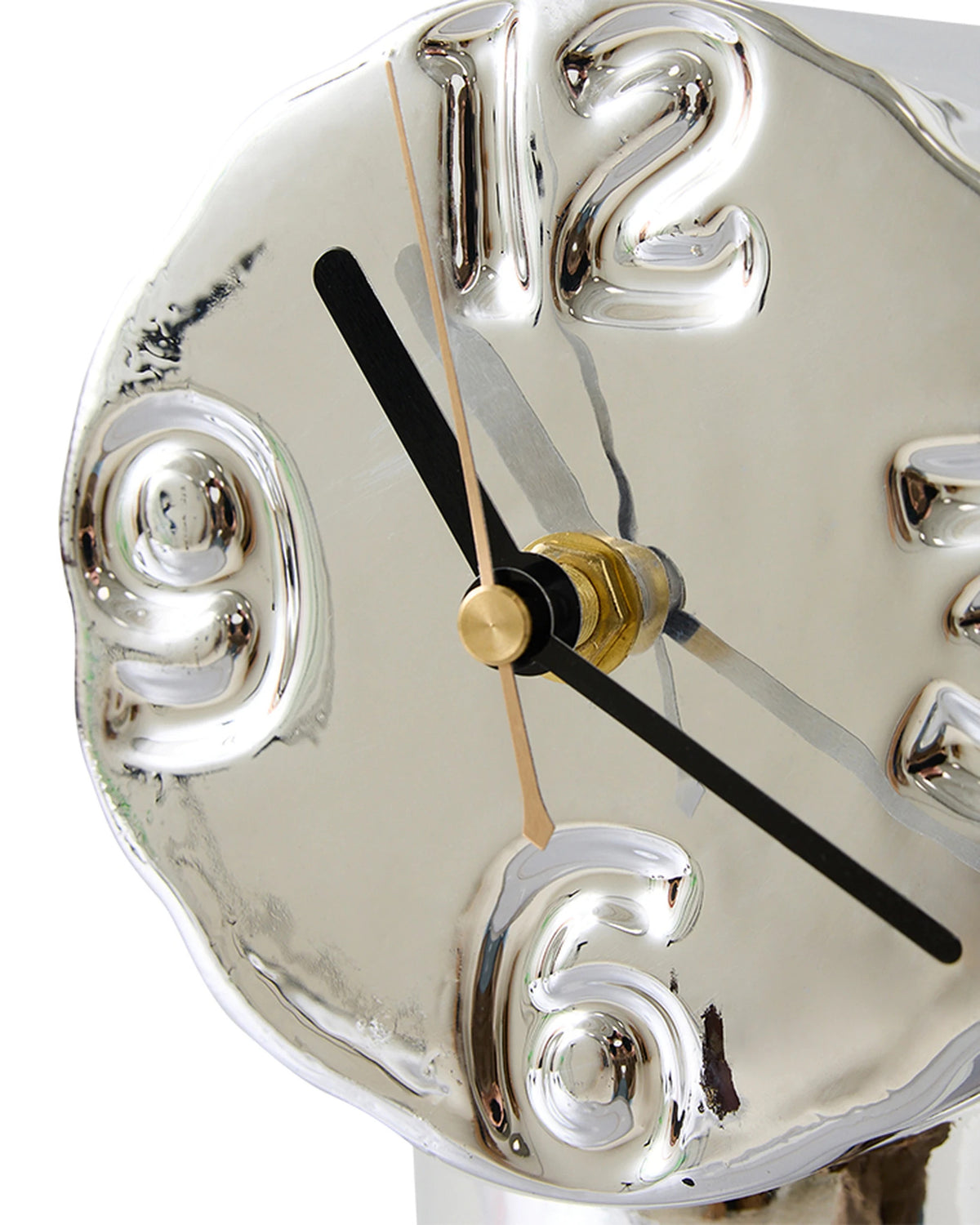 Retro ceramic clock chrome | Bildmaterial bereitgestellt von SHOES.PLEASE.
