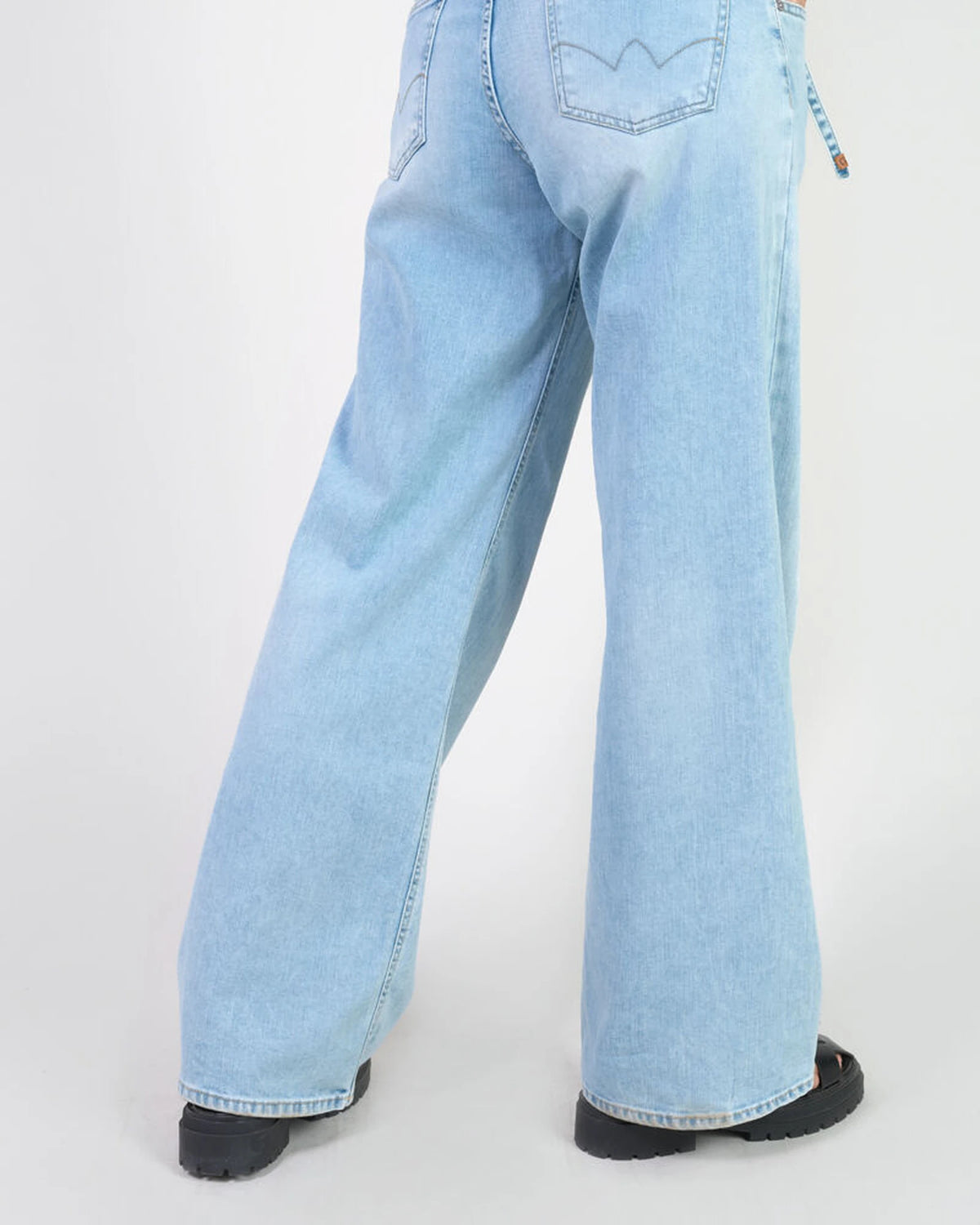 Femme JEAN LAURYN JAB blue | Bildmaterial bereitgestellt von SHOES.PLEASE.