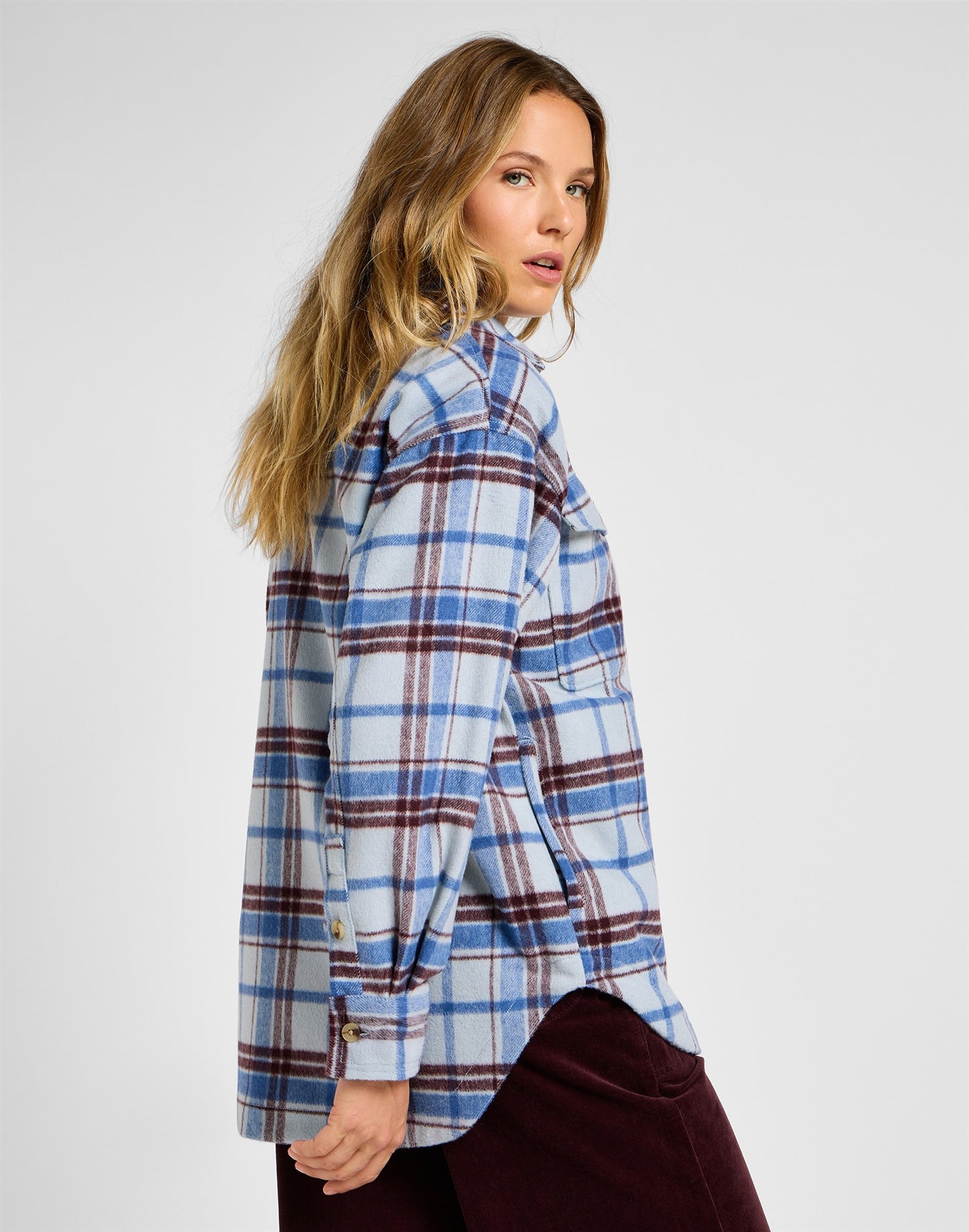 WORKING_WEST_OVERSHIRT EXPLODED_SHY | Bildmaterial bereitgestellt von SHOES.PLEASE.