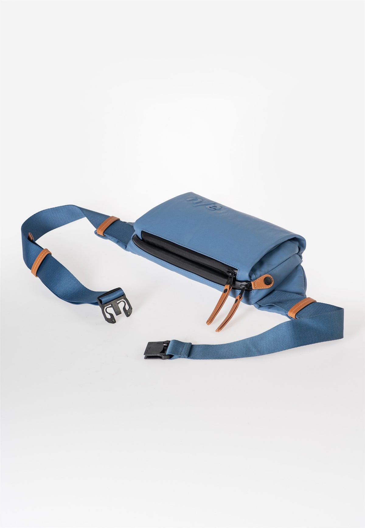 Himeji Gürteltasche Japan blue jeans | Bildmaterial bereitgestellt von SHOES.PLEASE.