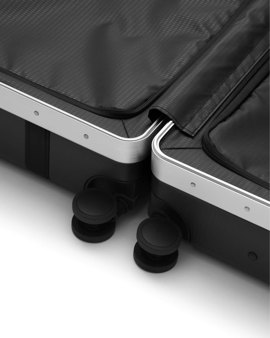 Ramverk Pro Carry-on silver | Bildmaterial bereitgestellt von SHOES.PLEASE.