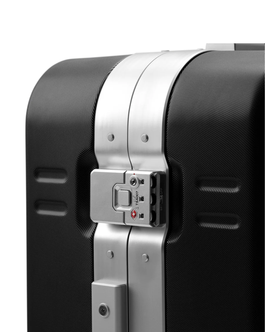 Ramverk Pro Carry-on silver | Bildmaterial bereitgestellt von SHOES.PLEASE.