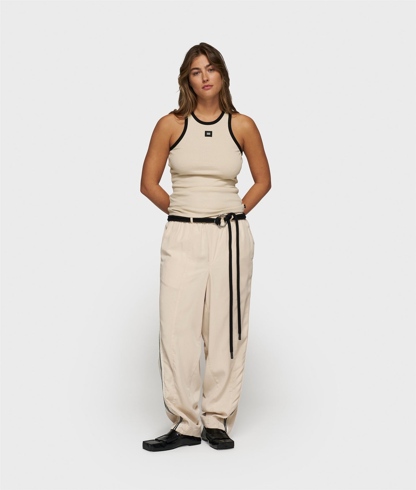 Tank Top Rib Contrast light earth | Bildmaterial bereitgestellt von SHOES.PLEASE.