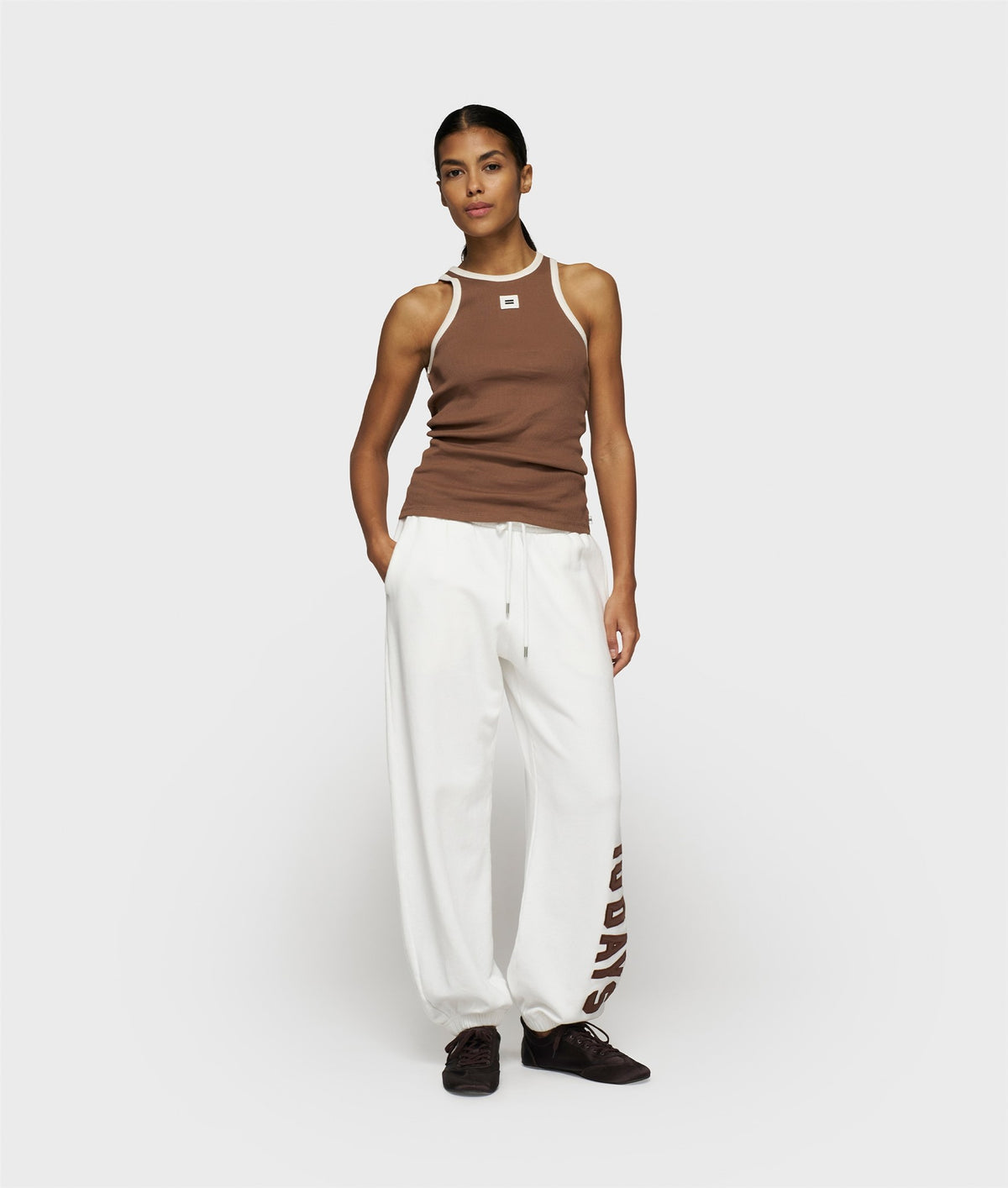 Tank Top Rib Contrast truffle | Bildmaterial bereitgestellt von SHOES.PLEASE.