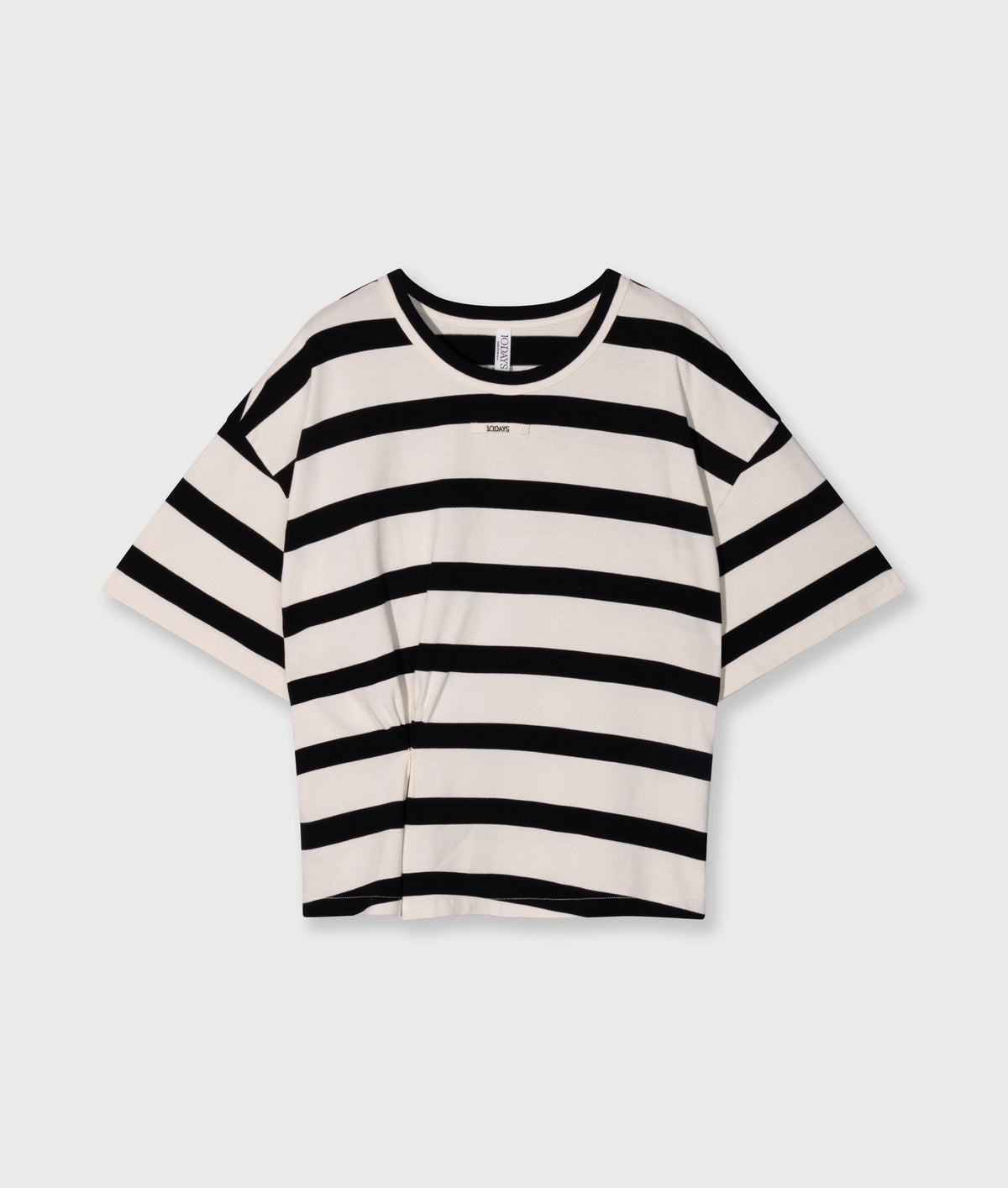 Tee Gathering Stripes ecru/black | Bildmaterial bereitgestellt von SHOES.PLEASE.