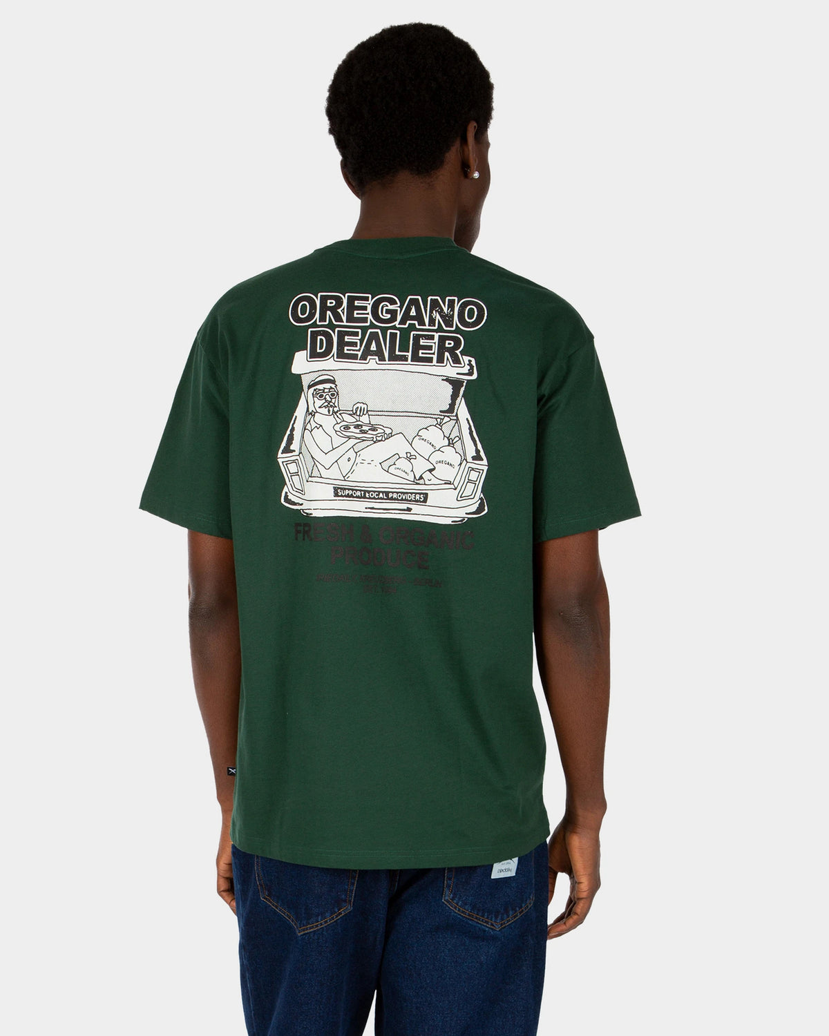 Oregano Dealer T-Shirt  bottle green | Bildmaterial bereitgestellt von SHOES.PLEASE.