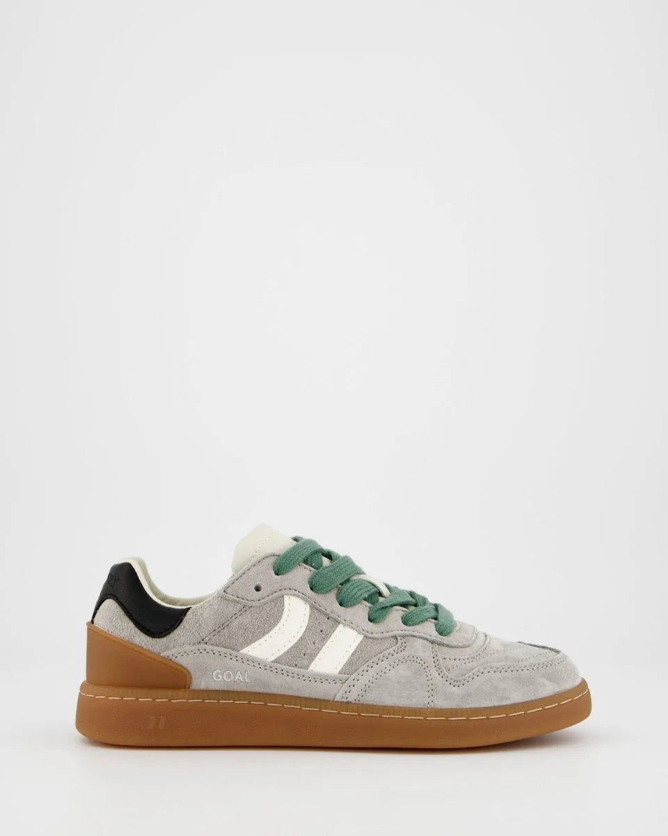 Goal grey cloud | Bildmaterial bereitgestellt von SHOES.PLEASE.