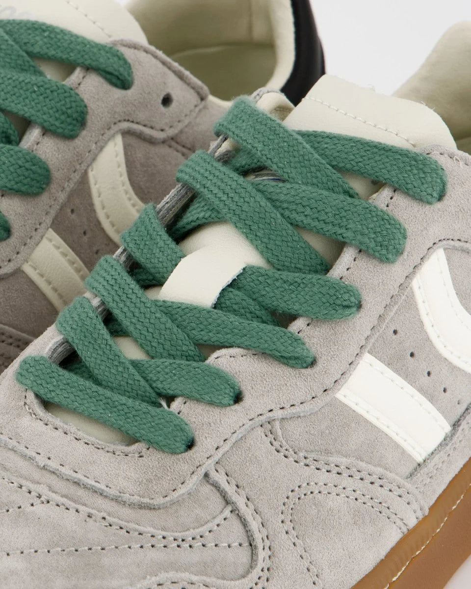 Goal grey cloud | Bildmaterial bereitgestellt von SHOES.PLEASE.