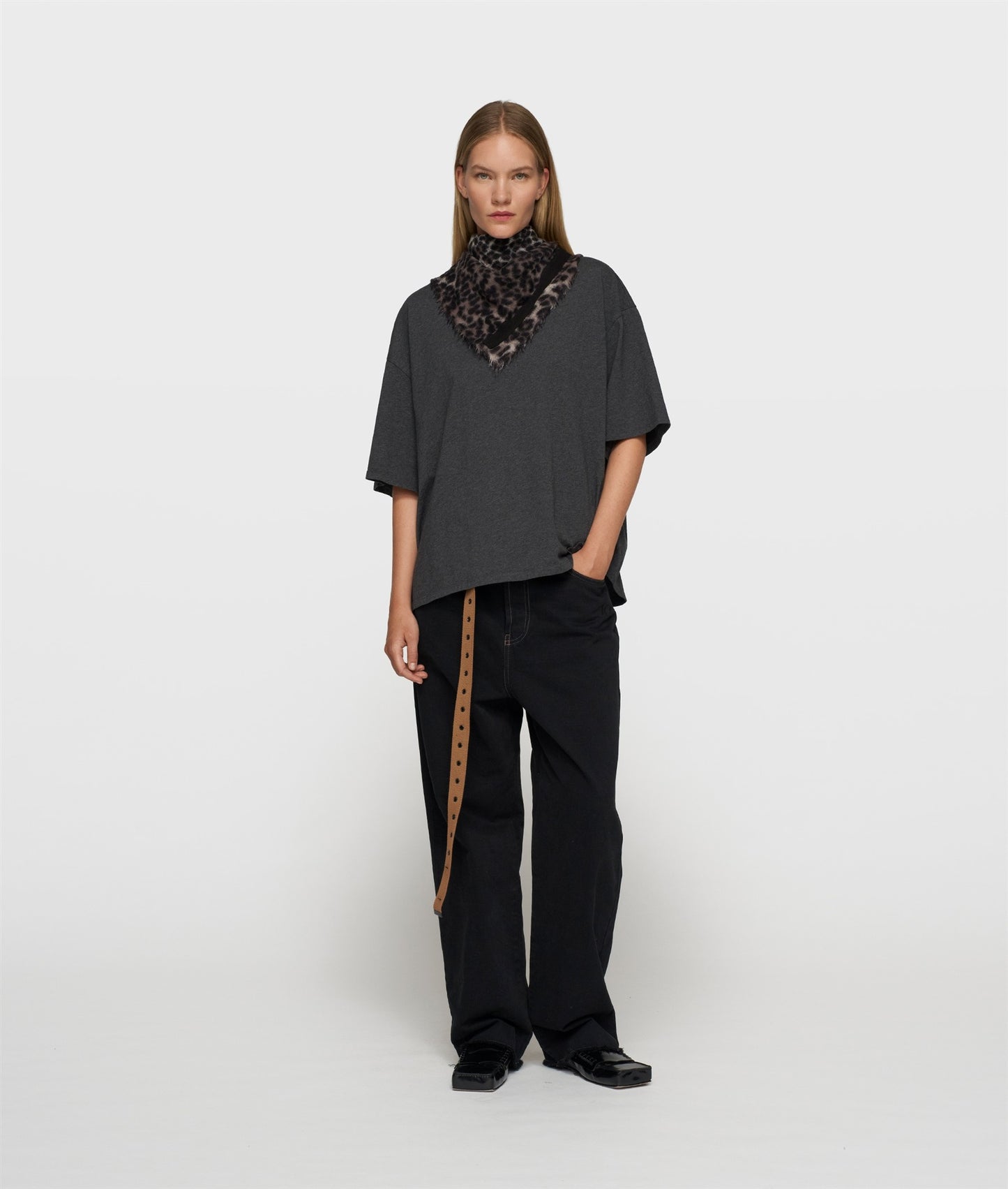 Short Sleeve Tee Embro antra melee | Bildmaterial bereitgestellt von SHOES.PLEASE.