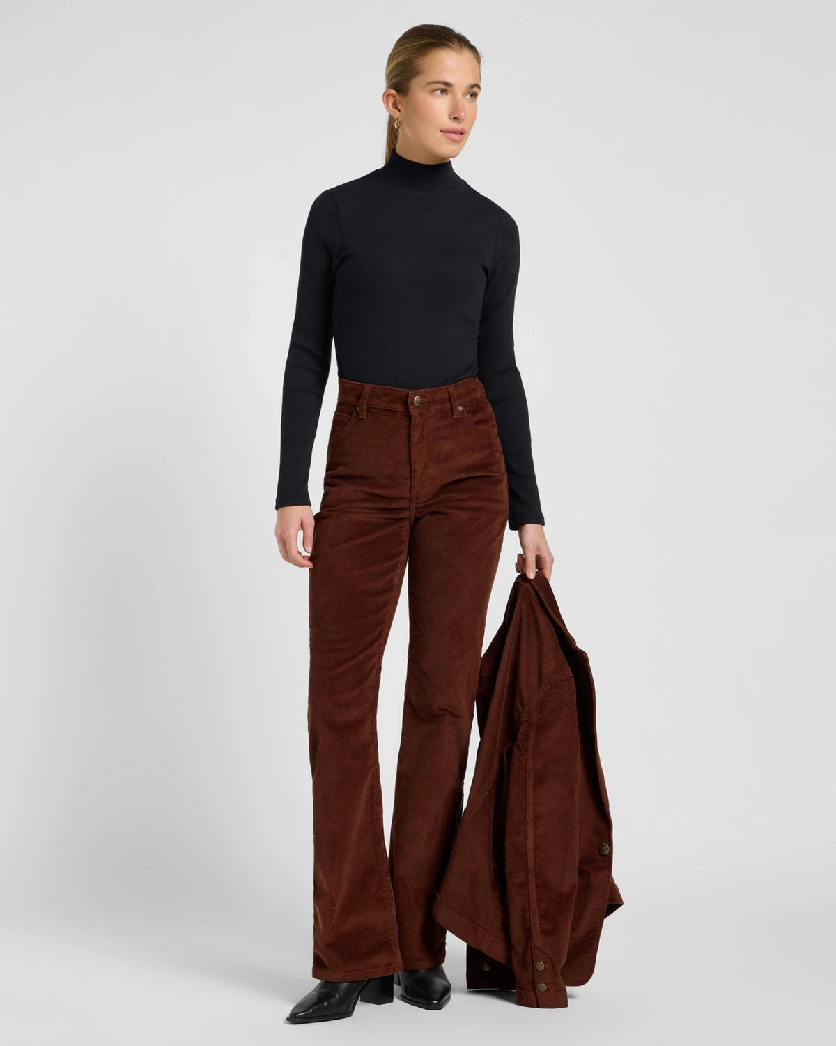 MOCK NECK black | Bildmaterial bereitgestellt von SHOES.PLEASE.