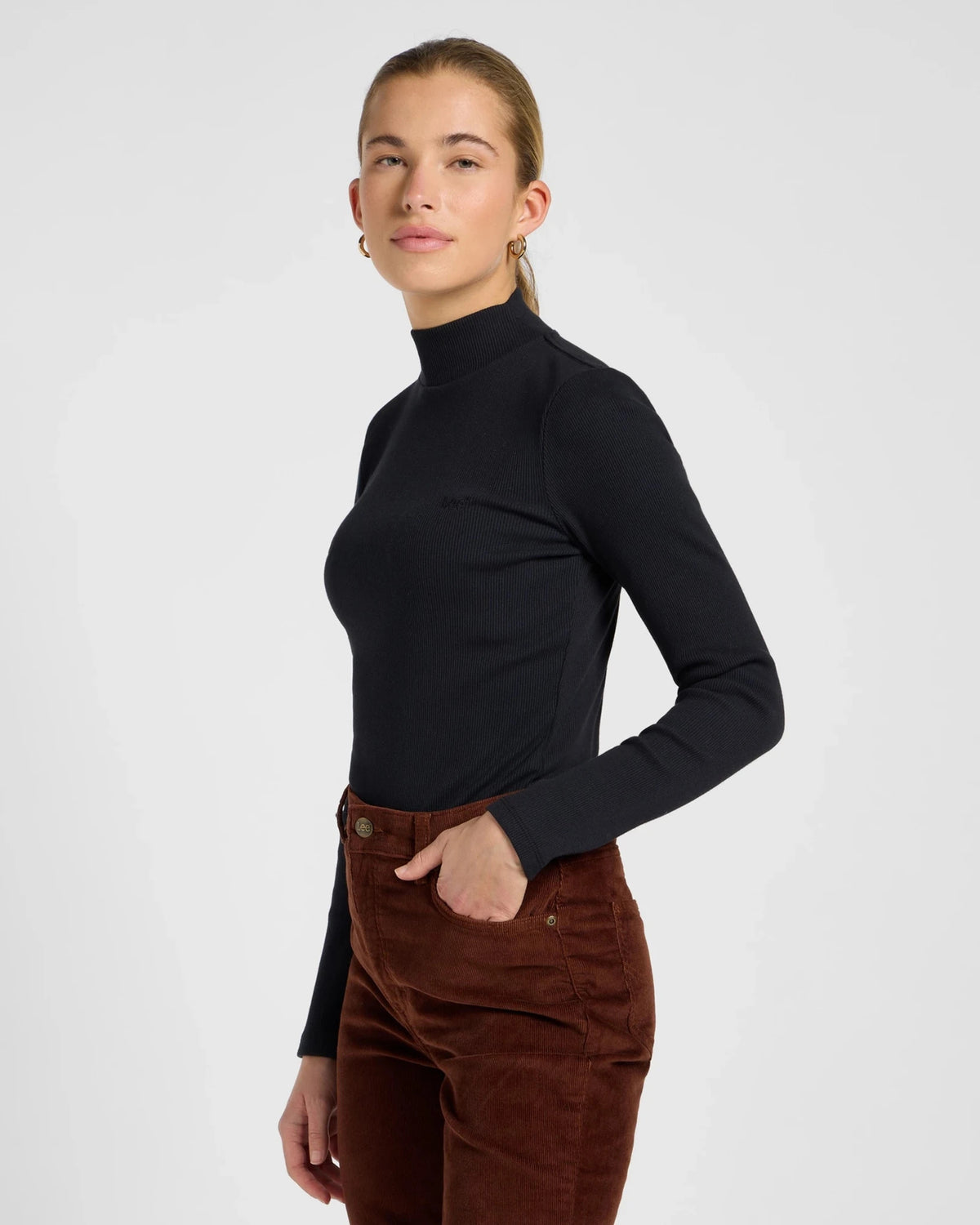 MOCK NECK black | Bildmaterial bereitgestellt von SHOES.PLEASE.