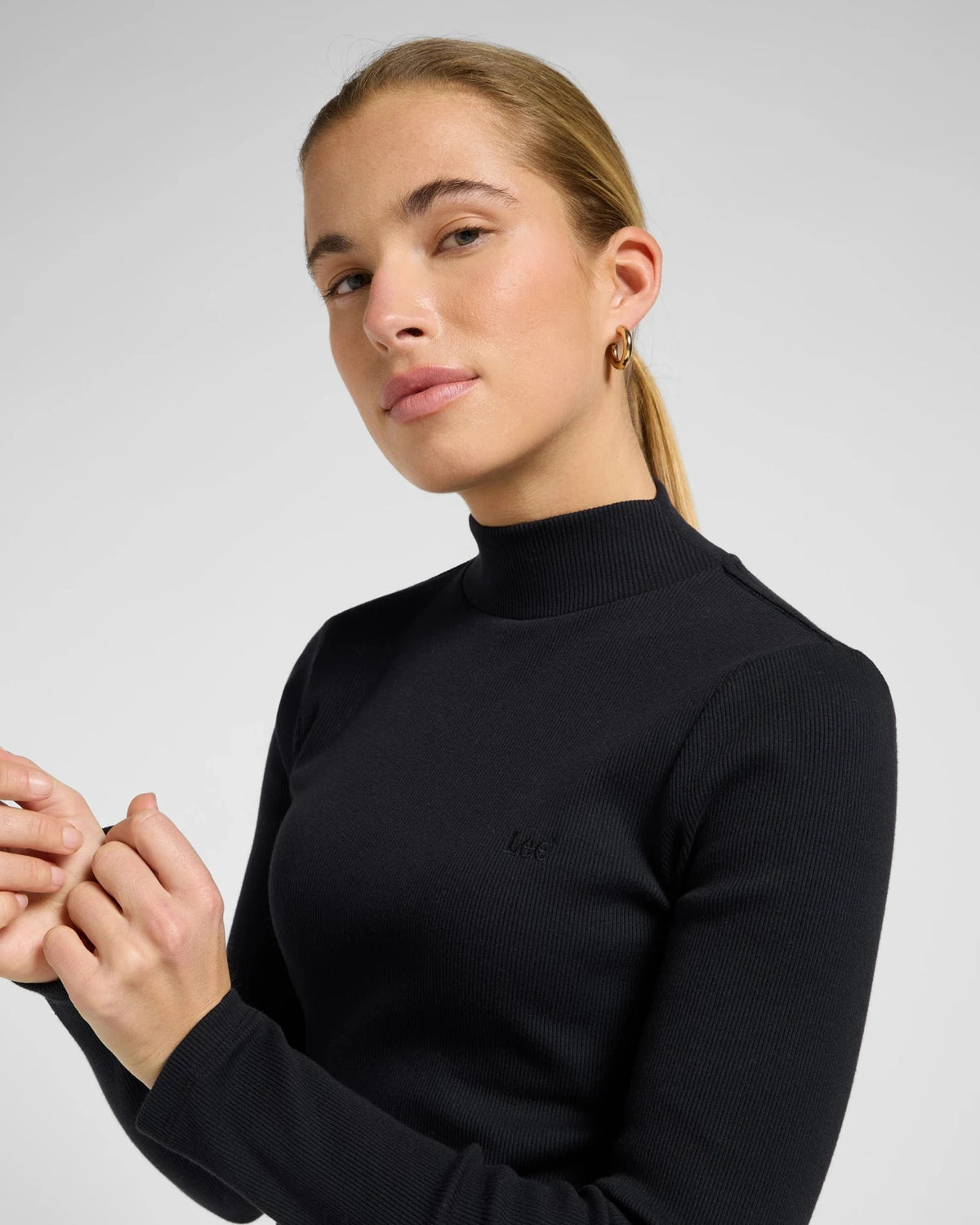MOCK NECK black | Bildmaterial bereitgestellt von SHOES.PLEASE.