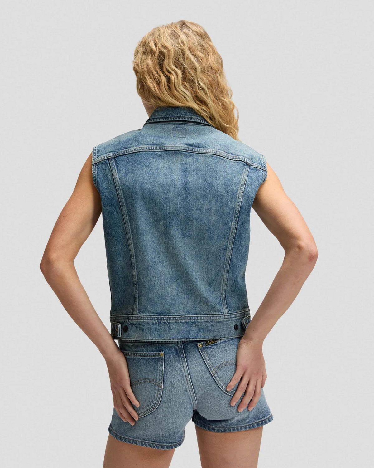 RIDER VEST serene shade | Bildmaterial bereitgestellt von SHOES.PLEASE.