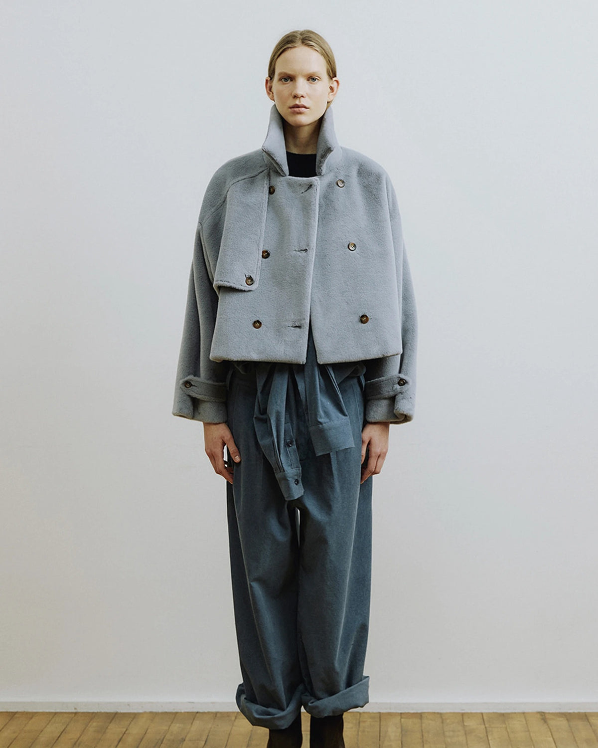 Cley Cropped Trench Jacket steel | Bildmaterial bereitgestellt von SHOES.PLEASE.