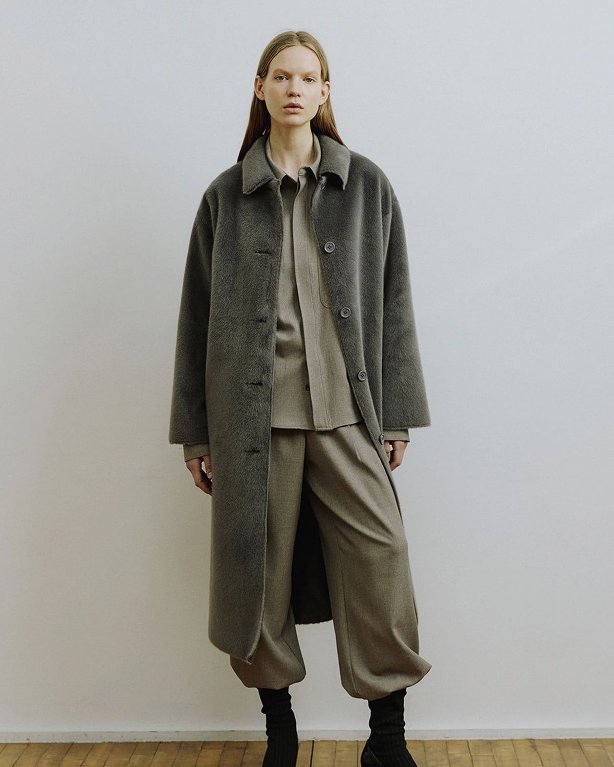 Lungo Coat darkgrey | Bildmaterial bereitgestellt von SHOES.PLEASE.